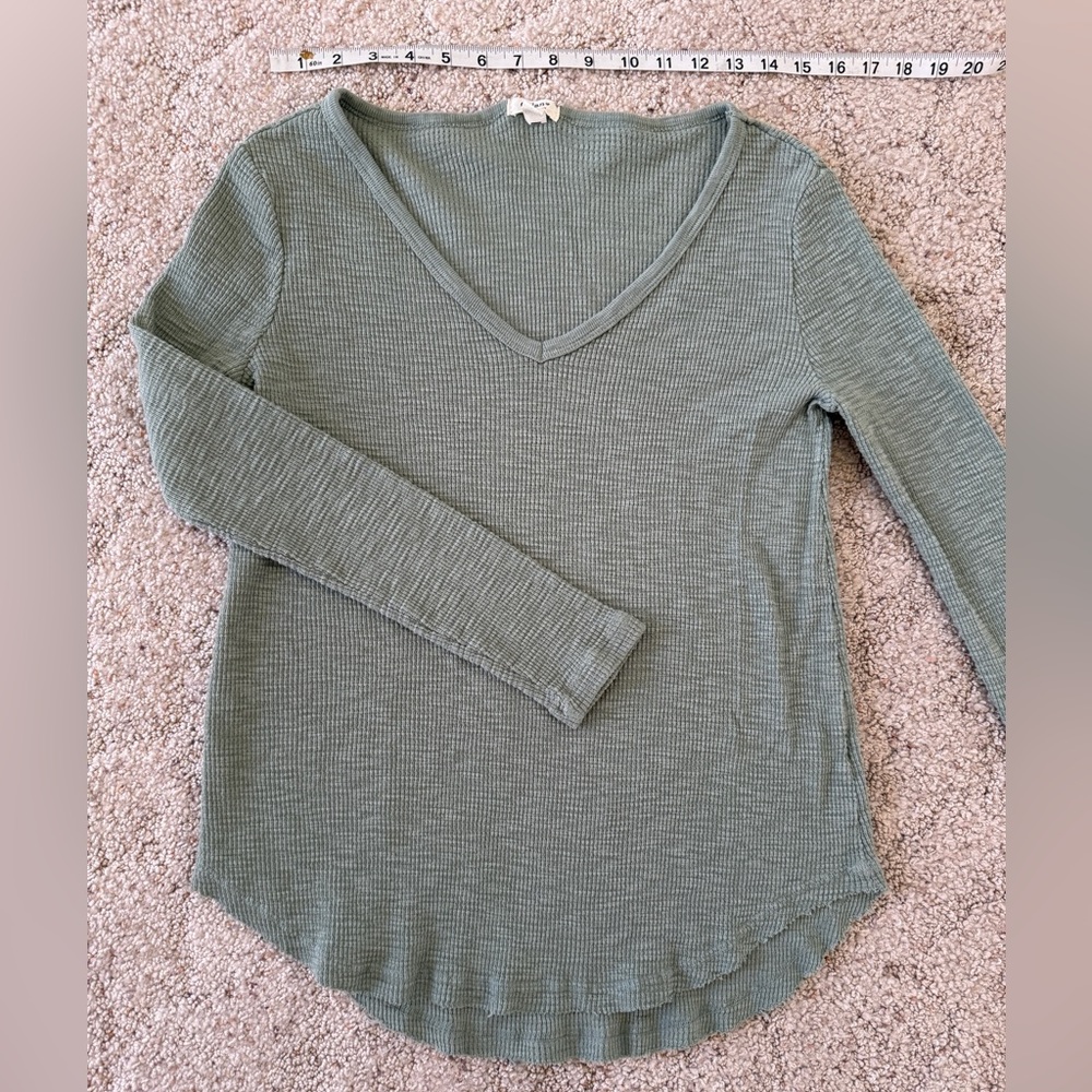 Dylan Green Waffle Knit Long Sleeve V-Neck Top XS Hi-Low Hem